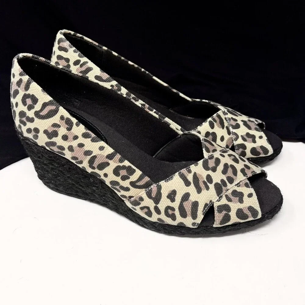 Chaps Dakoda Womens Peep Toe Heels Cheetah Print Wedge Pumps‎ Size 8M Woven